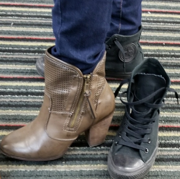 Report Olive green/tan boots🎊💌🌼 - Picture 7 of 7